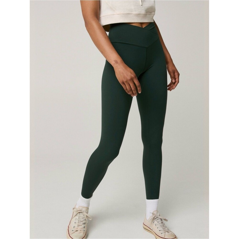 Offline by Aerie Real Me 7/8 Hi-Rise Legging Green Size L Short
